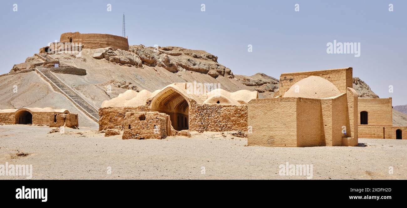 Ein Dakhma, auch bekannt als Turm der Stille, Yazd, iran. Zoroastrischer Friedhof Stockfoto