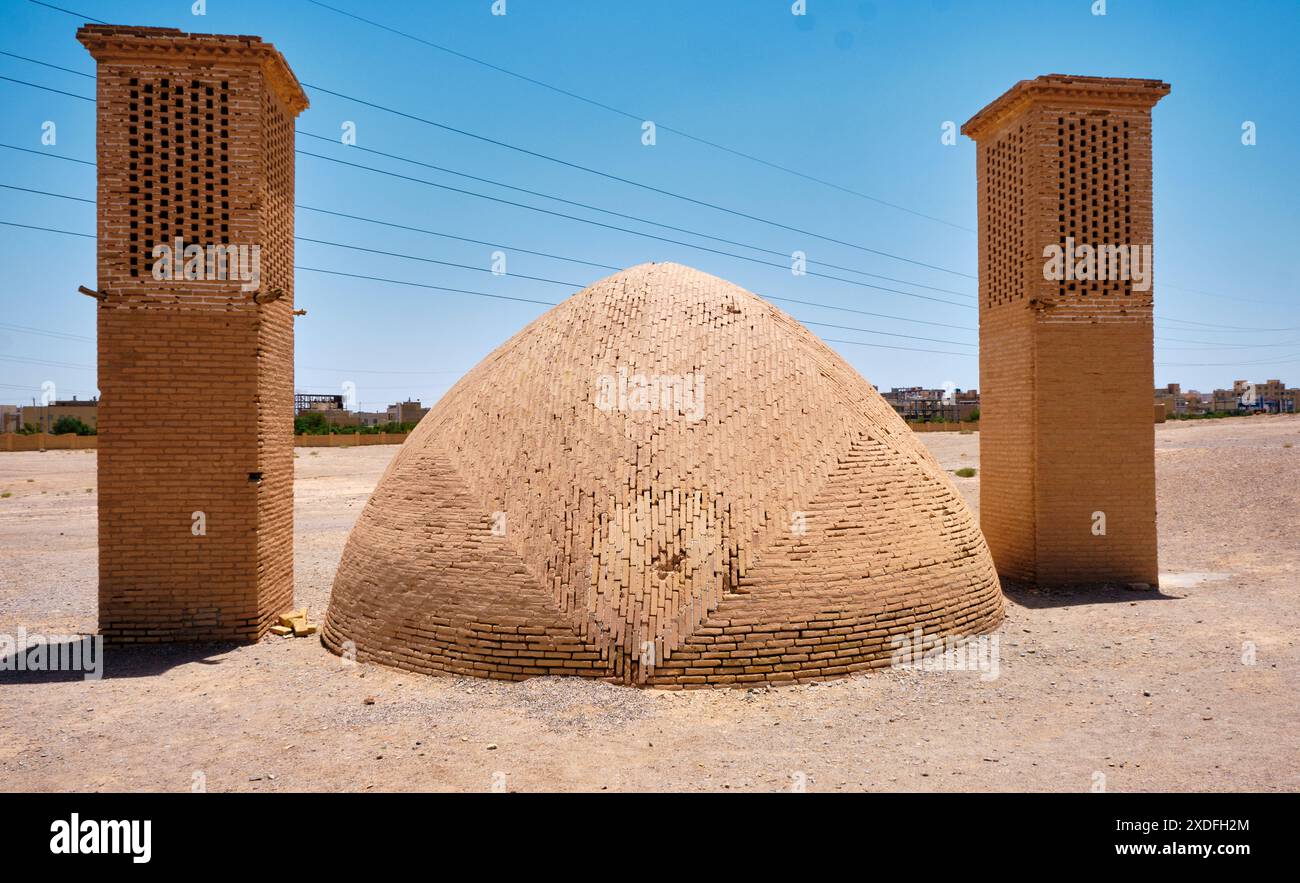 Ein Dakhma, auch bekannt als Turm der Stille, Yazd, iran. Zoroastrischer Friedhof Stockfoto