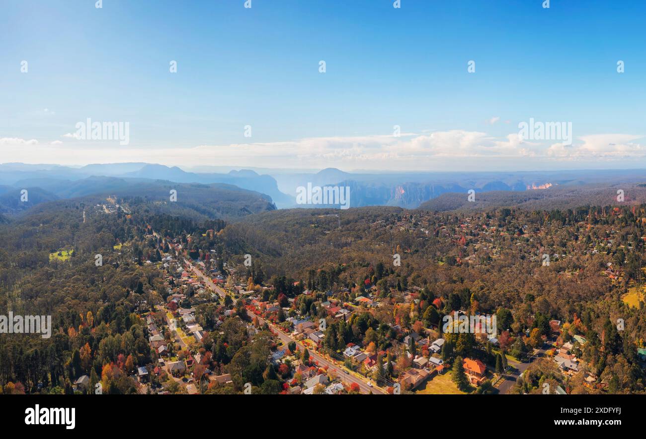 GOvertts Sprung Aussichtspunkt in den Blue Mountains of Australia Luftpanorama über Blackheath. Stockfoto
