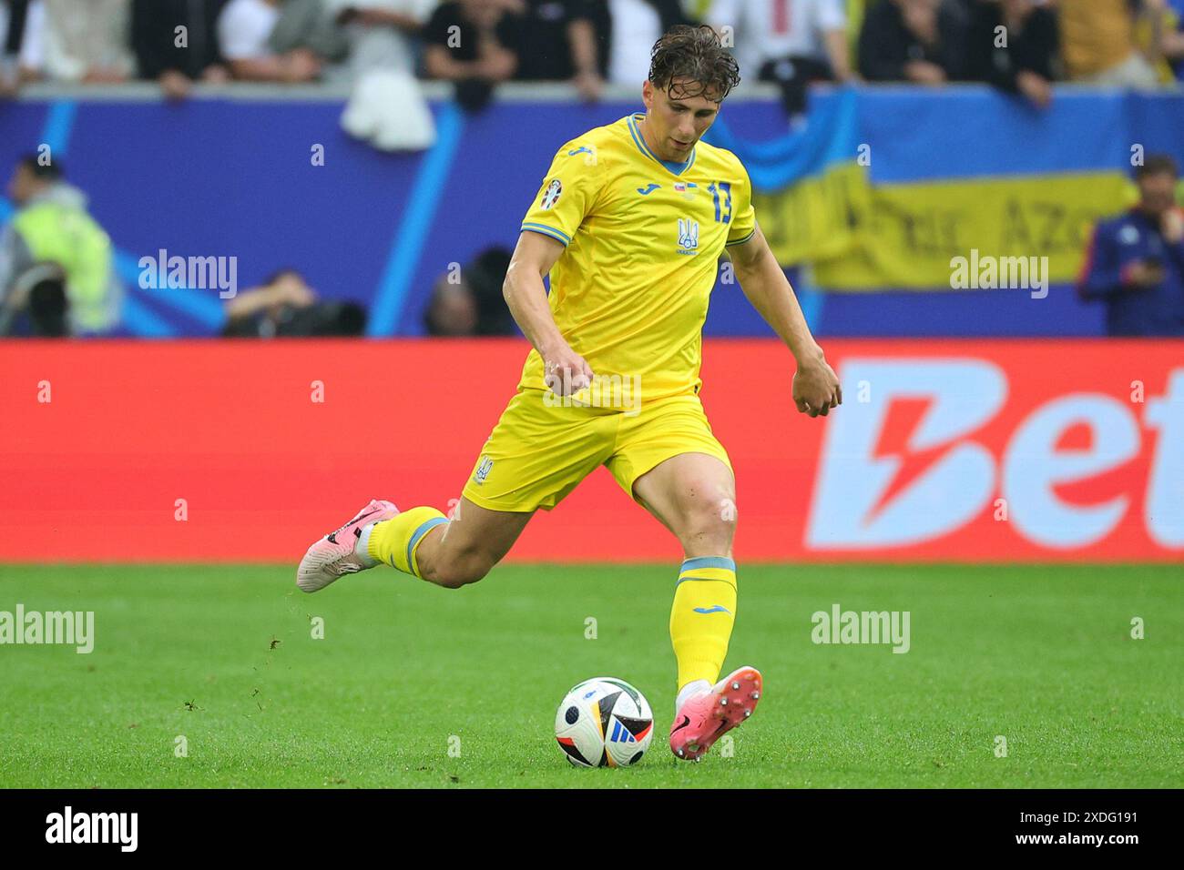 Illia Zabarnyi aus der Ukraine während des Gruppenfußballspiels der Euro 2024 zwischen der Slowakei und der Ukraine im Düsseldorfer Arena Stadion in Düsseldorf (Deutschland), 21. Juni 2024. Stockfoto