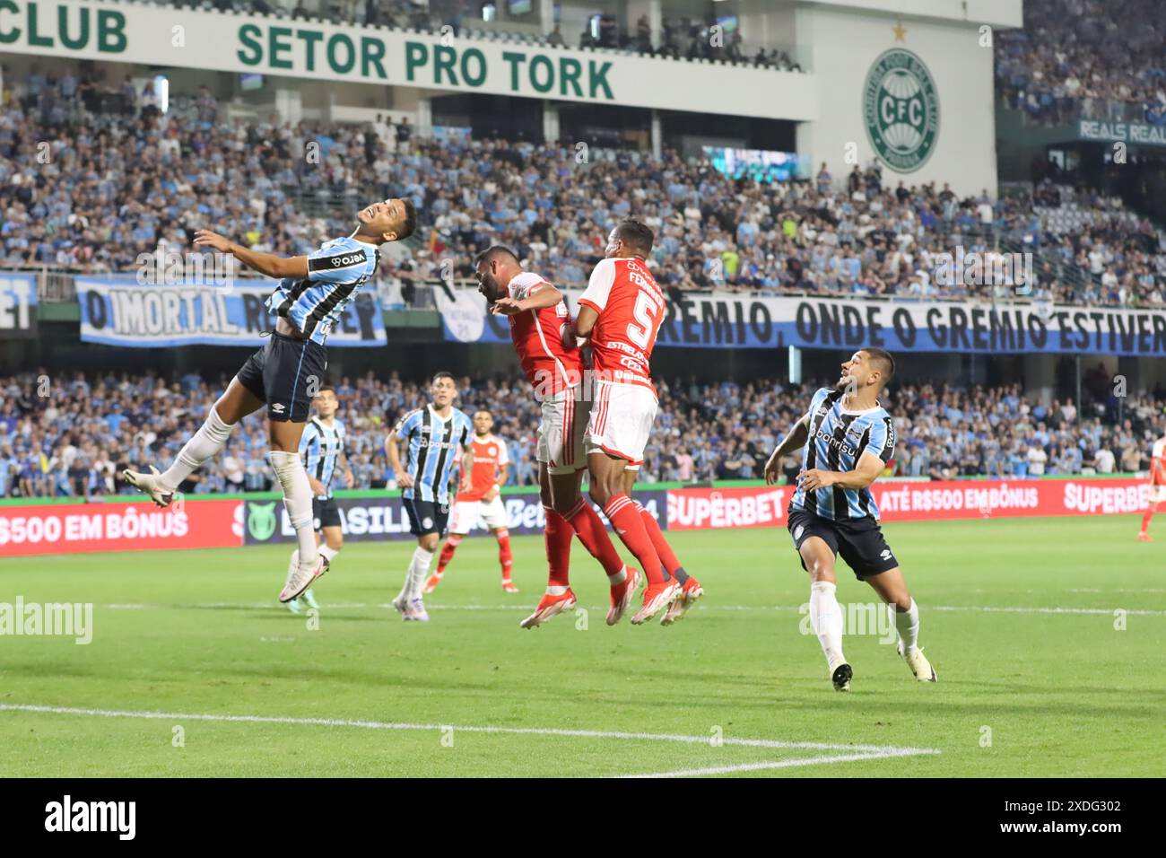 Curitiba, Parana, Brasilien. Juni 2024. CURITIBA (PR), 22/2024 - FUSSBALL/BRASILIANISCHE MEISTERSCHAFT/GREMIO/INTERNATIONAL - der Spieler Fernando, während eines Spiels zwischen Gremio und Internacional, gültig für die 11. Runde der brasilianischen Meisterschaft A, die im Stadion Couto Pereira in der Stadt Curitiba am Nachmittag dieses Samstags, dem 22. Juni 2024, ausgetragen wird. (Kreditbild: © Edson de Souza/TheNEWS2 via ZUMA Press Wire) NUR REDAKTIONELLE VERWENDUNG! Nicht für kommerzielle ZWECKE! Quelle: ZUMA Press, Inc./Alamy Live News Stockfoto