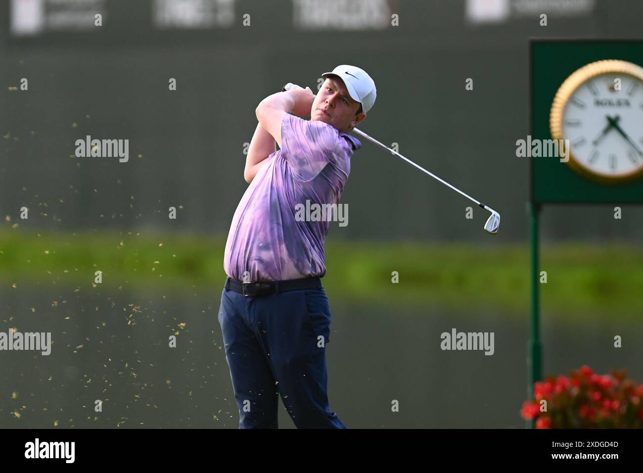 Samstag, 22. Juni 2024: Robert MacIntyre folgt seinem Abschlag auf das 16. Loch während der dritten Runde der Travelers Golf Championship in Cromwell, Connecticut. Gregory Vasil/CSM Stockfoto