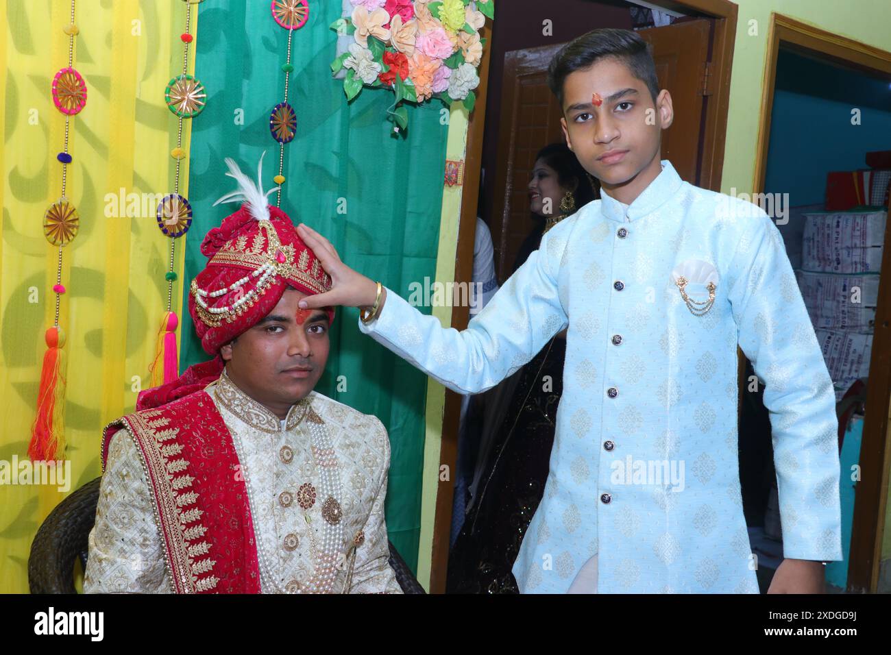 Hochzeitsbild mit meinem Bruder und andere Rituale und Zeremonien Stockfoto