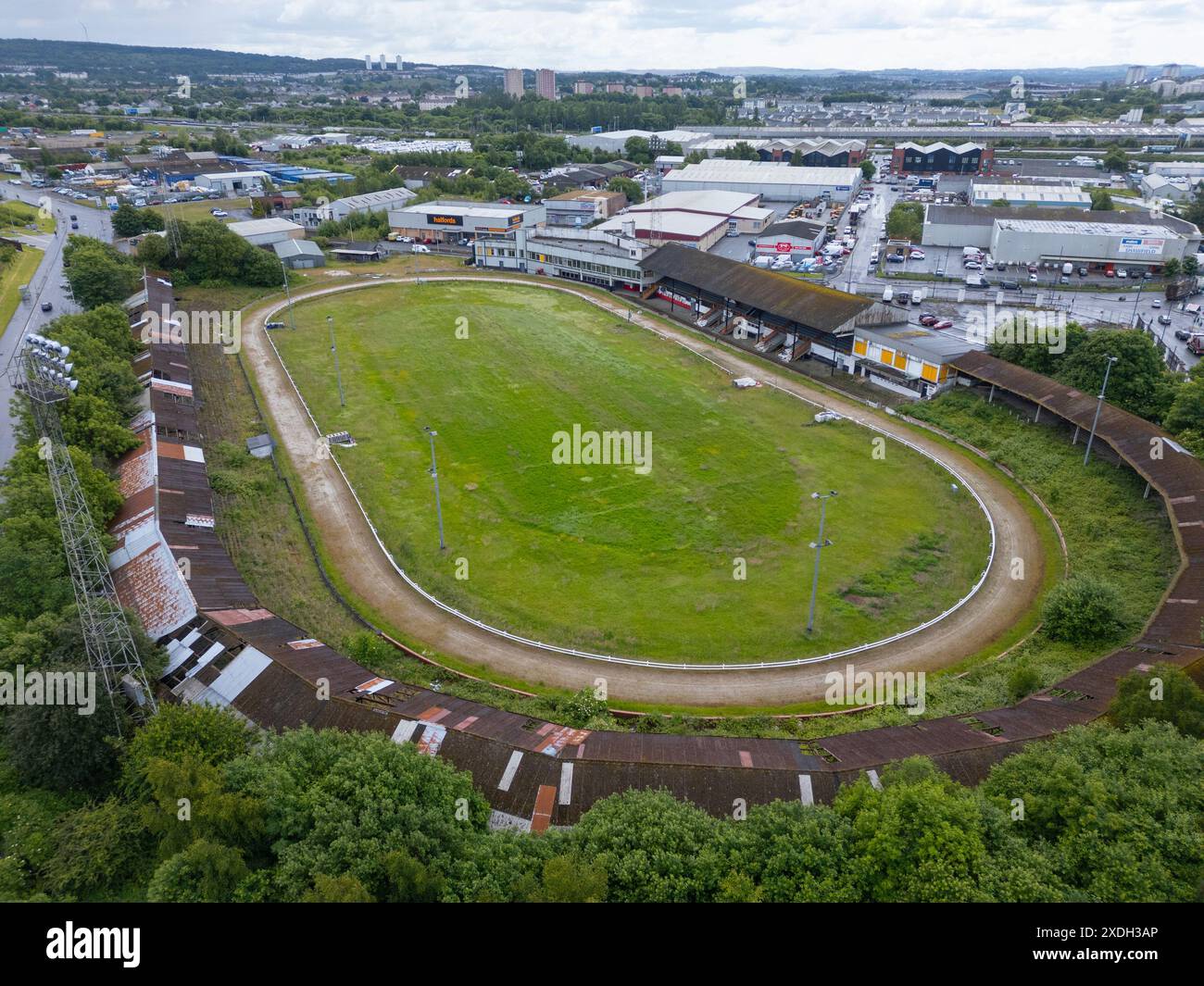 Luftaufnahme des stillgelegten ehemaligen greyhound-Rennstadions in Shawfield in Glasgow, Schottland, Großbritannien Stockfoto