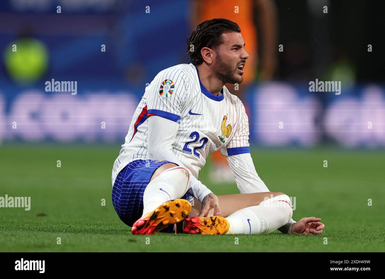 LEIPZIG, DEUTSCHLAND - 21. JUNI: Theo Hernandez aus Frankreich sieht beim Gruppenspiel der UEFA EURO 2024 zwischen den Niederlanden und Frankreich am 21. Juni 2024 im Fußballstadion Leipzig an. © diebilderwelt / Alamy Stock Stockfoto