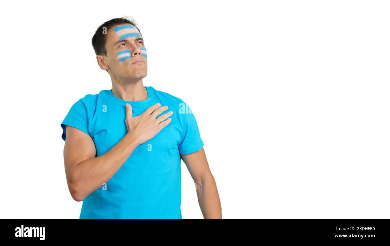 Mann, der feierlich die argentinische Nationalhymne hört Stockfoto