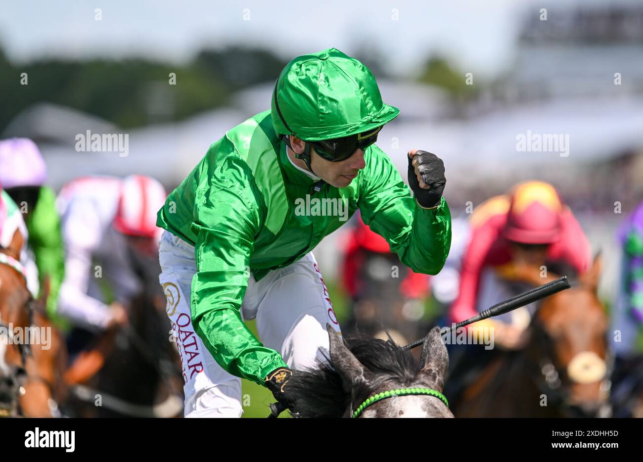 Running Lion, der von Oisin Murphy geritten wurde, gewinnt den Duke of Cambridge Stakes während der Royal Ascot 2024 auf der Ascot Racecourse, Ascot Picture von Nigel Bramley/Ecle Stockfoto