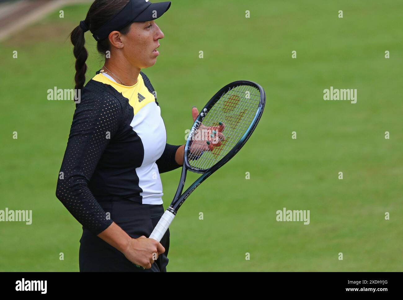 Berlin, Deutschland. Juni 2024. Porträt der Spielerin Jessica PEGULA aus den USA, die während ihres Halbfinalspiels der ecoTRANS Ladies German Open 500 gegen Coco GAUFF aus den USA im Rot Weiss Tennis Club in Berlin zu sehen war. Quelle: Oleksandr Prykhodko/Alamy Live News Stockfoto