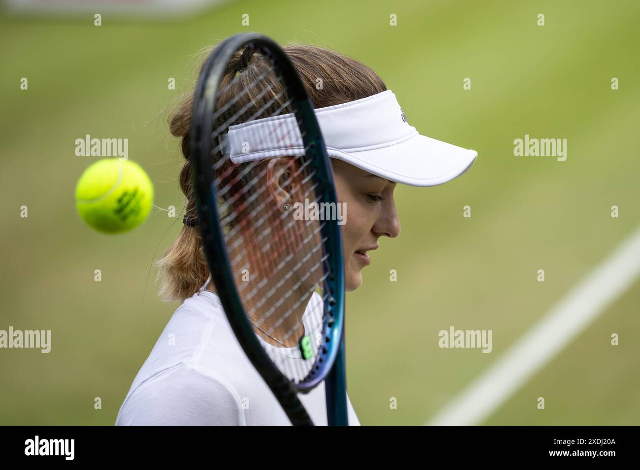 anna-kalinskaya-fotos-und-bildmaterial-in-hoher-aufl-sung-alamy