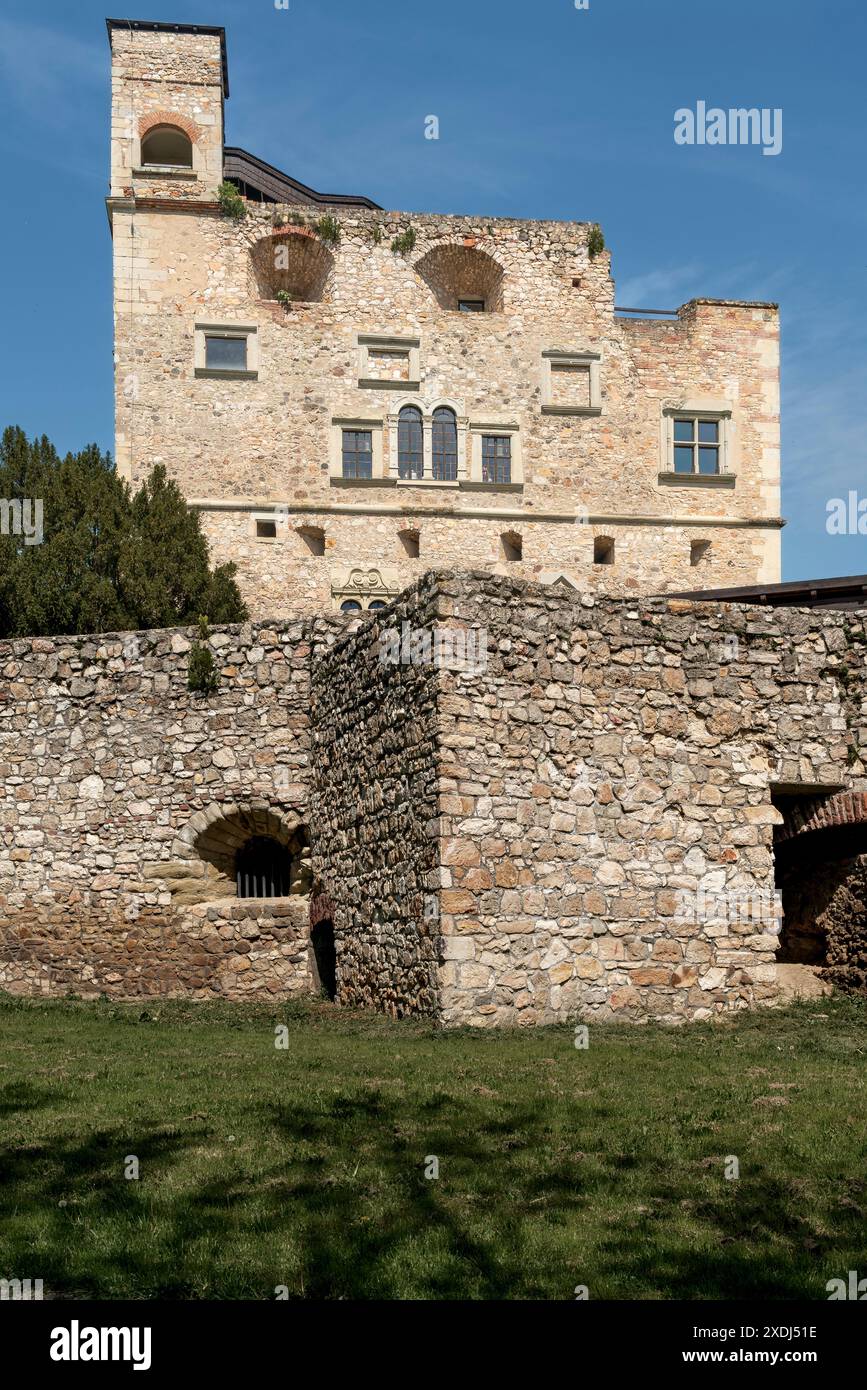 05.25.24. Sarospatak, Ungarn. Burg von Sarospatak, Ungarn - ein anderer Name ist Burg Rakoczi. Fantastisches Museum aus dem Erbe der Rakoczy-Familie. Stockfoto