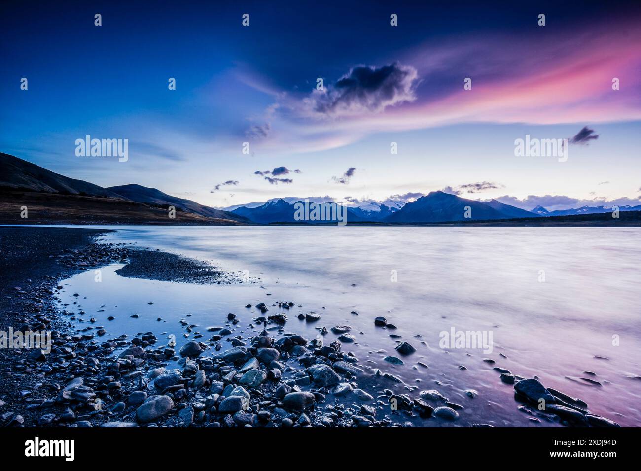 Sonnenuntergang am Roca-See, El Calafate, Los Glaciares Nationalpark, Patagonien, Argentinische republik Stockfoto