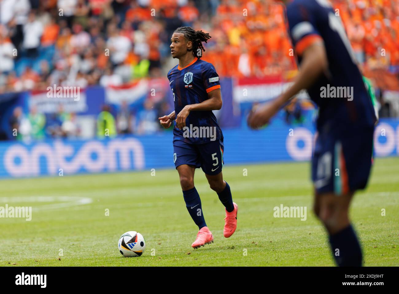 Nathan Ake während des Spiels der UEFA Euro 2024 zwischen den Nationalmannschaften Polens und der Niederlande im Olympiastadion Berlin (Maciej Rogowski) Stockfoto