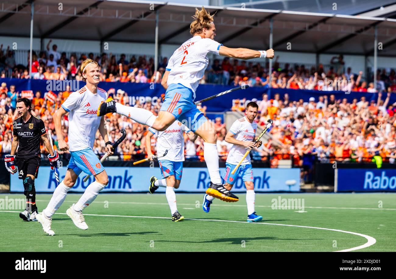 UTRECHT: Joep de Mol und Jip Janssen beim Gruppenspiel der FIH Pro League für Männer. ANP IRIS VAN DEN BROEK Stockfoto