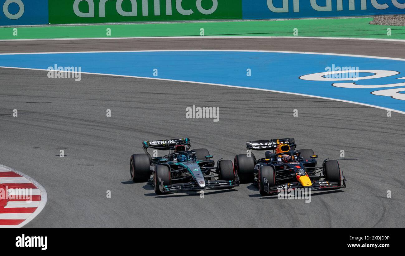 Überholer zwischen Verstappen und Russell während FORMEL 1 ARAMCO GRAN PREMIO DE ESPANA 2024 - Rennen, Formel 1-Meisterschaft in Barcelona, Spanien, 23. Juni 2024 Stockfoto