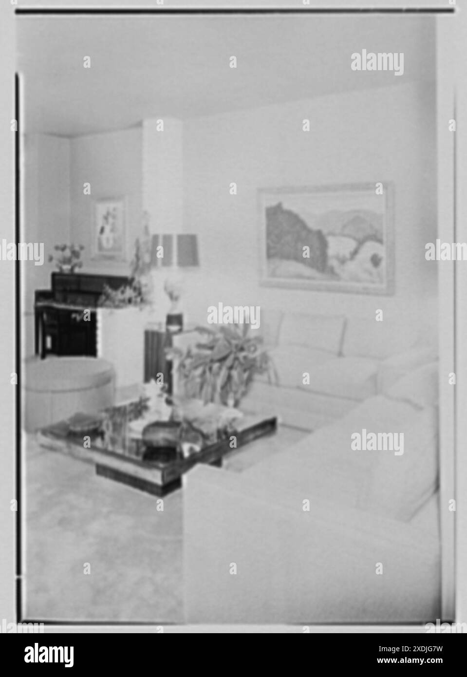 William H. Weintraub, Wohnsitz 333 E. 57th St., New York City. Wohnzimmerecke II. Sammlung Gottscho-Schleisner Stockfoto