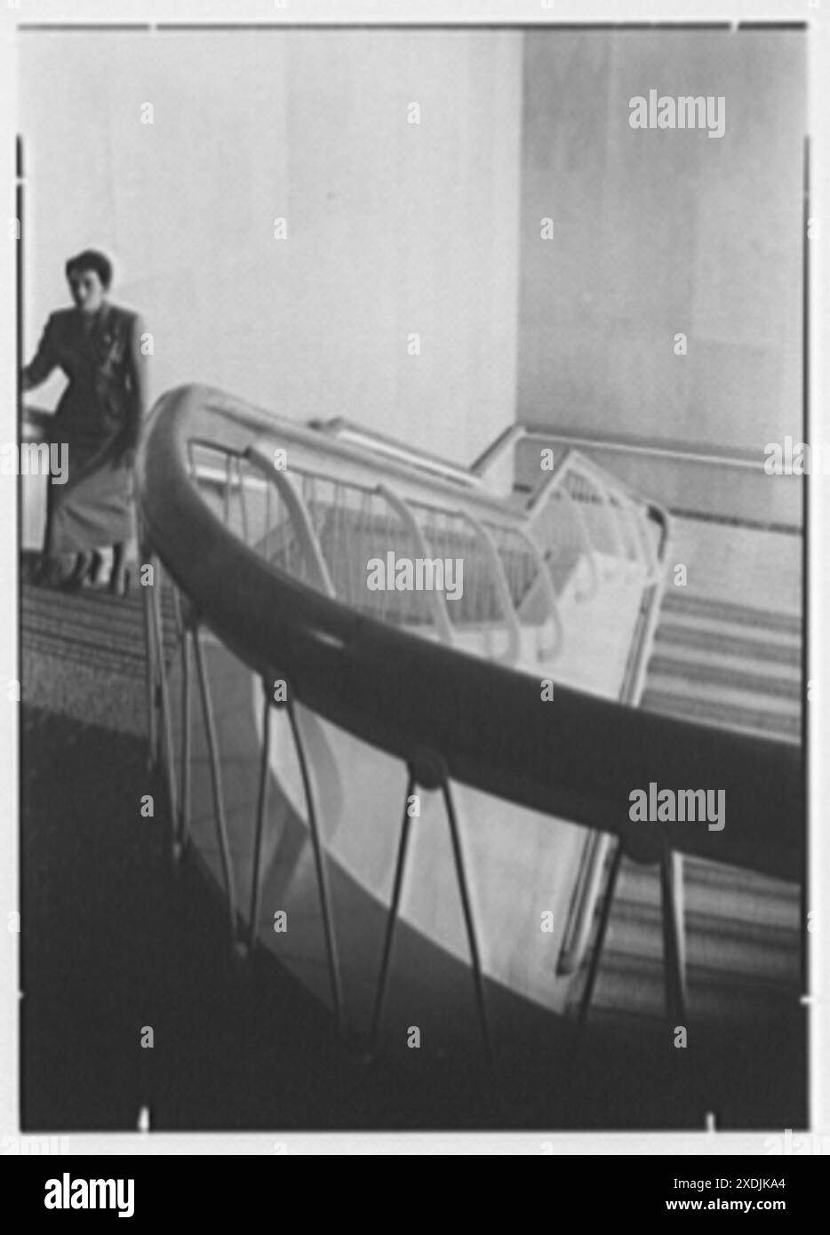 Johnson & Johnson, Metuchen, New Jersey. Treppe, von oben. Gottscho-Schleisner Kollektion Stockfoto