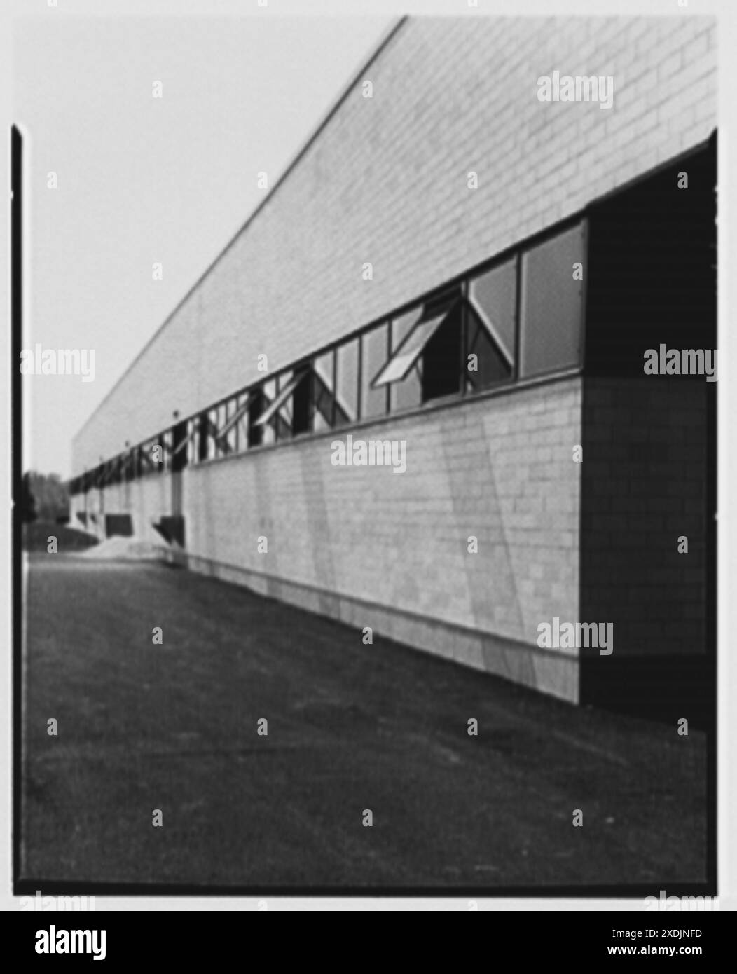 Johnson & Johnson, Metuchen, New Jersey. Blick zur Seite, scharf. Gottscho-Schleisner Kollektion Stockfoto