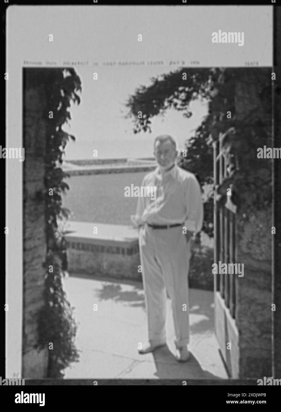 71 Jahre, oder, mein Leben mit Fotografie. Raymond Hood, Architekt-in-Chief, Rockefeller Center, 3. Juli 1931, mein Leben mit Fotografie. Raymond Hood, Chefarchitekt, Rockefeller Center. Gottscho-Schleisner Kollektion Stockfoto