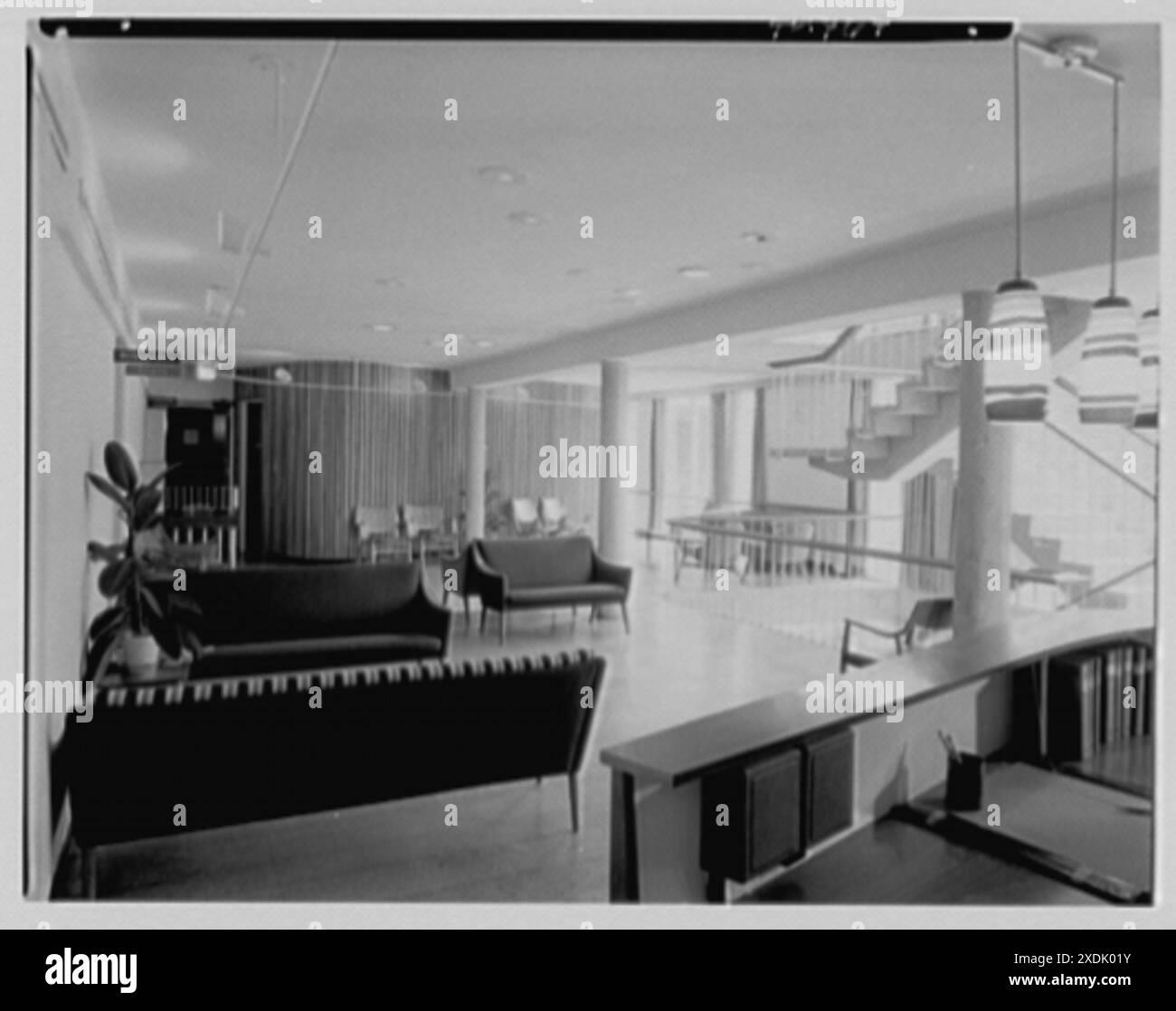 Central Nassau Medical Group, 226 Clinton St., Hempstead, New York. Erdgeschoss. Gottscho-Schleisner Kollektion Stockfoto