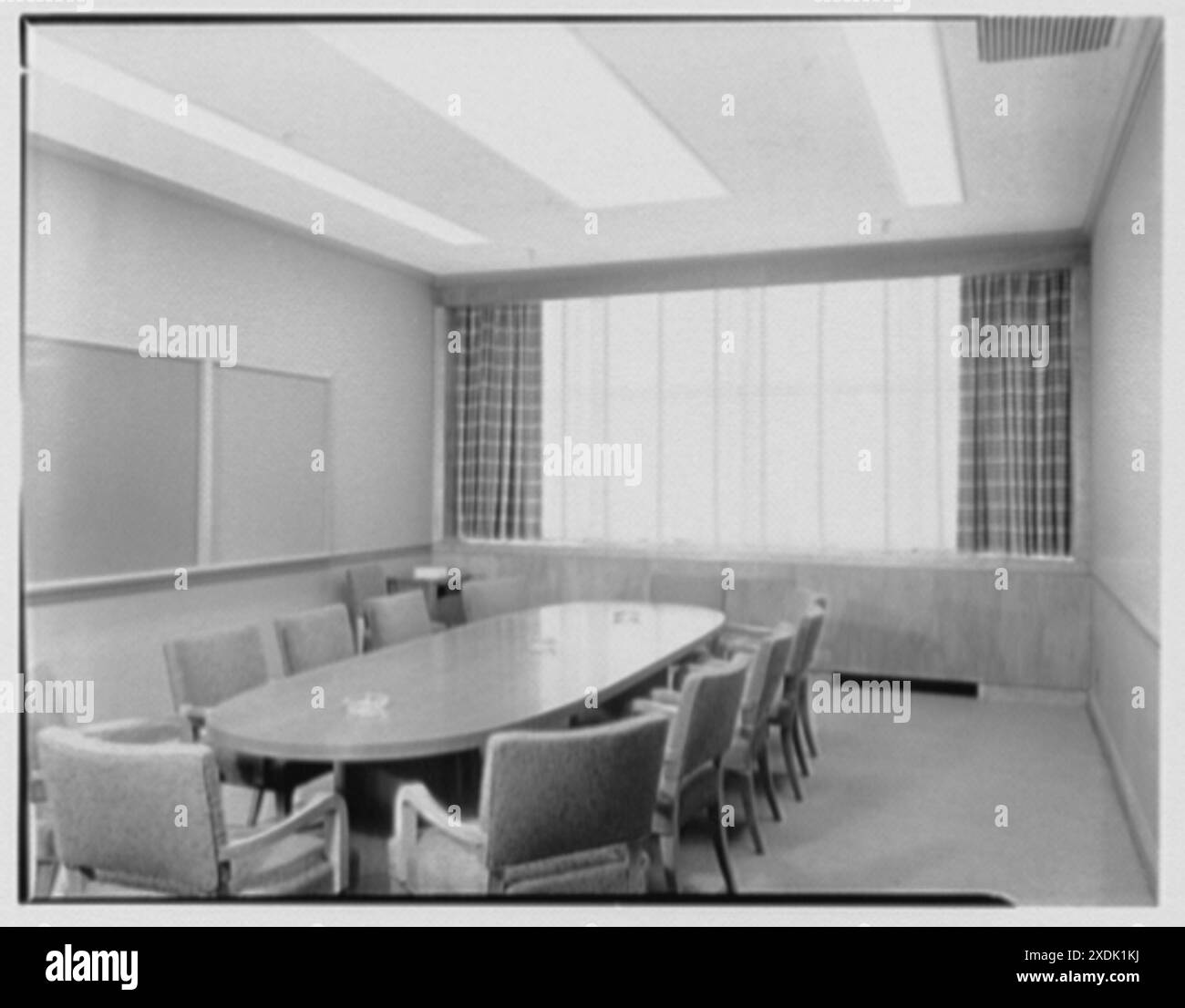 Johnson & Johnson, Research Center, New Brunswick, New Jersey. Konferenzraum. Gottscho-Schleisner Kollektion Stockfoto