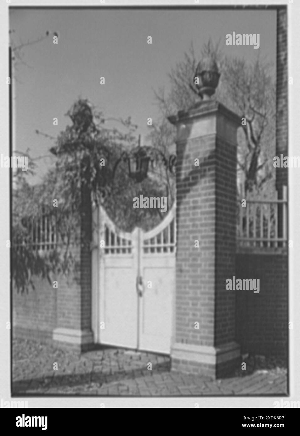 New Castle, Delaware. George Read Haus, Tor. Gottscho-Schleisner Kollektion Stockfoto
