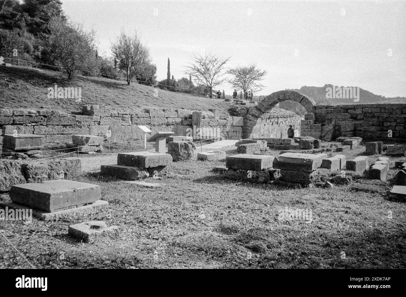 Der alte Bogen zum Olympiastadion, Olympia, Westpeloponnes, Griechenland Stockfoto