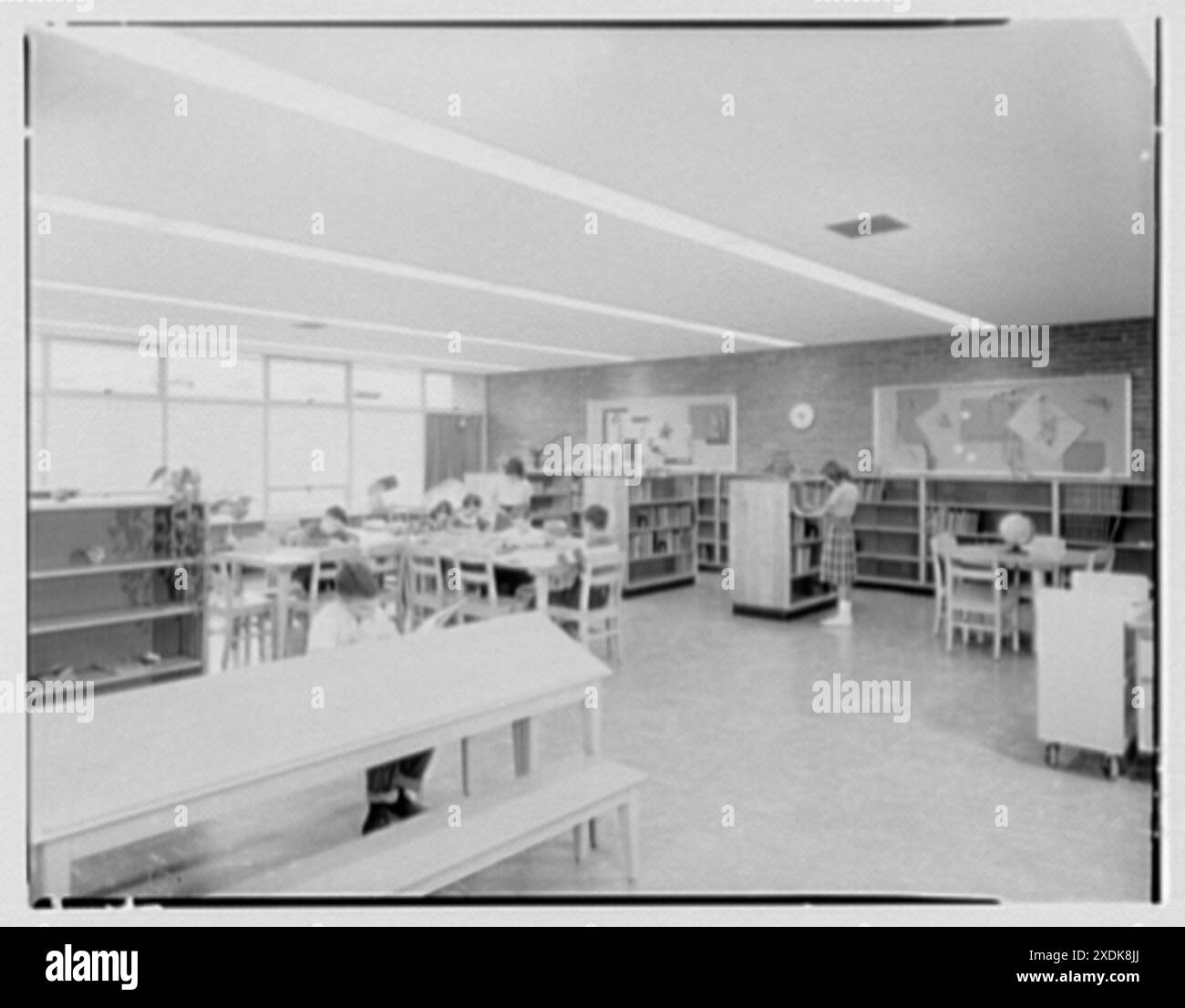 Grout Park School, Hamburg St., Schenectady, New York. Bibliothek. Gottscho-Schleisner Kollektion Stockfoto