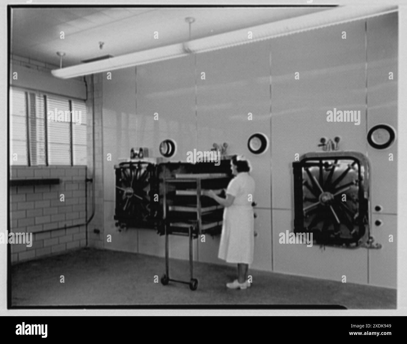Ciba (pharmazeutische Produktion), Summit, New Jersey. Sterilisation. Gottscho-Schleisner Kollektion Stockfoto