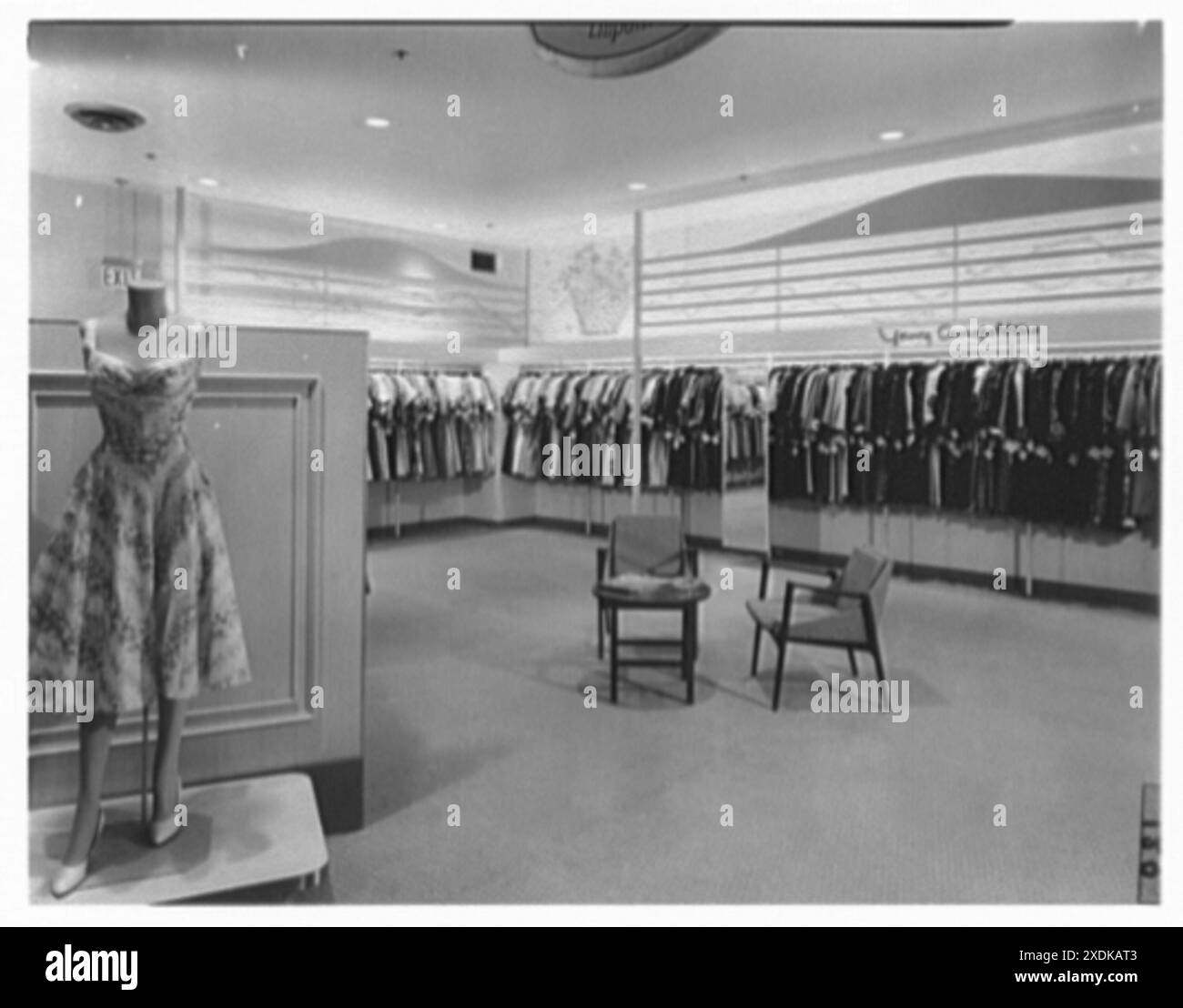 BEST & Co., Business in Boylston St., Boston, Massachusetts. Junge Kosmopoliten. Gottscho-Schleisner Kollektion Stockfoto