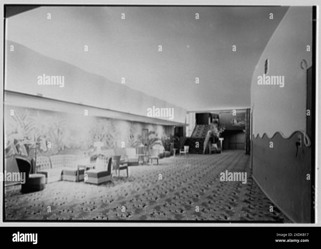 Beach Theatre, Lincoln Rd., Miami Beach, Florida. Untere Lounge. Gottscho-Schleisner Kollektion Stockfoto