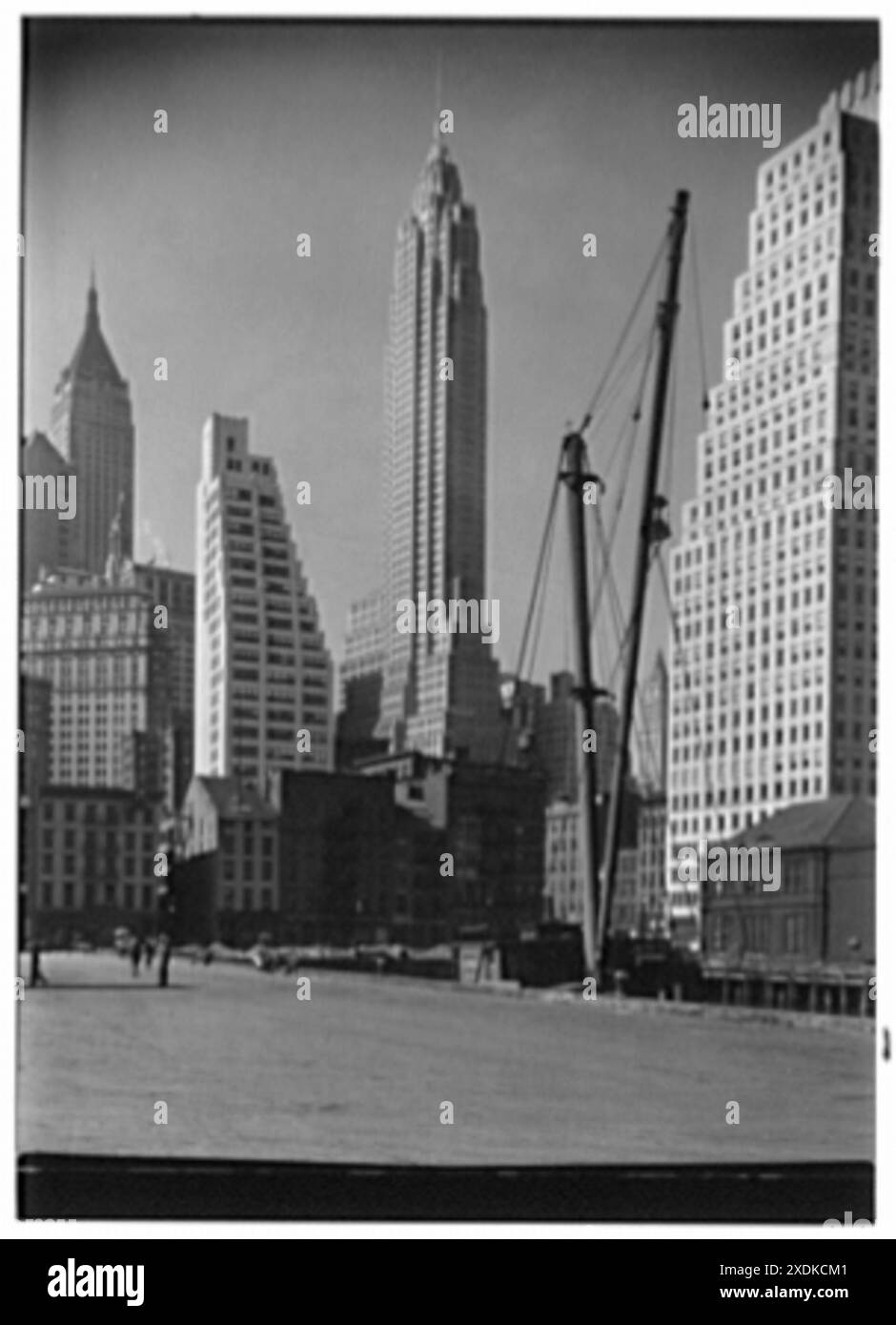 Blick auf New York City. Finanzviertel, vom Pier 10-1. Gottscho-Schleisner Kollektion Stockfoto