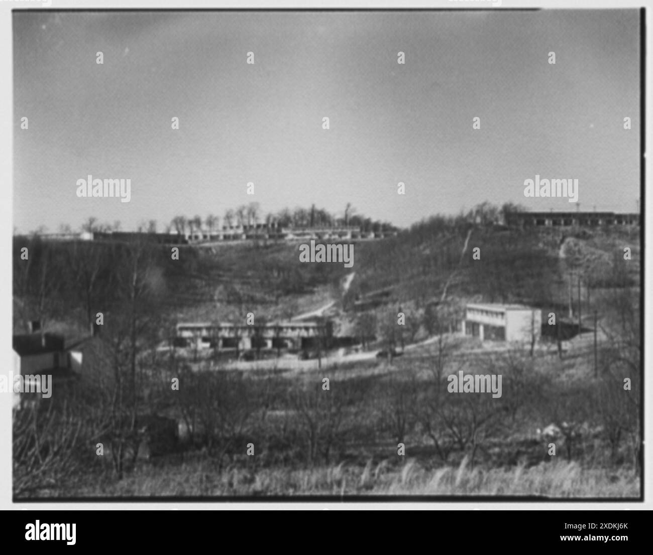 Aluminium City Terrace, New Kensington, Pennsylvania. Allgemeine Sicht von der Autobahn. Gottscho-Schleisner Kollektion Stockfoto