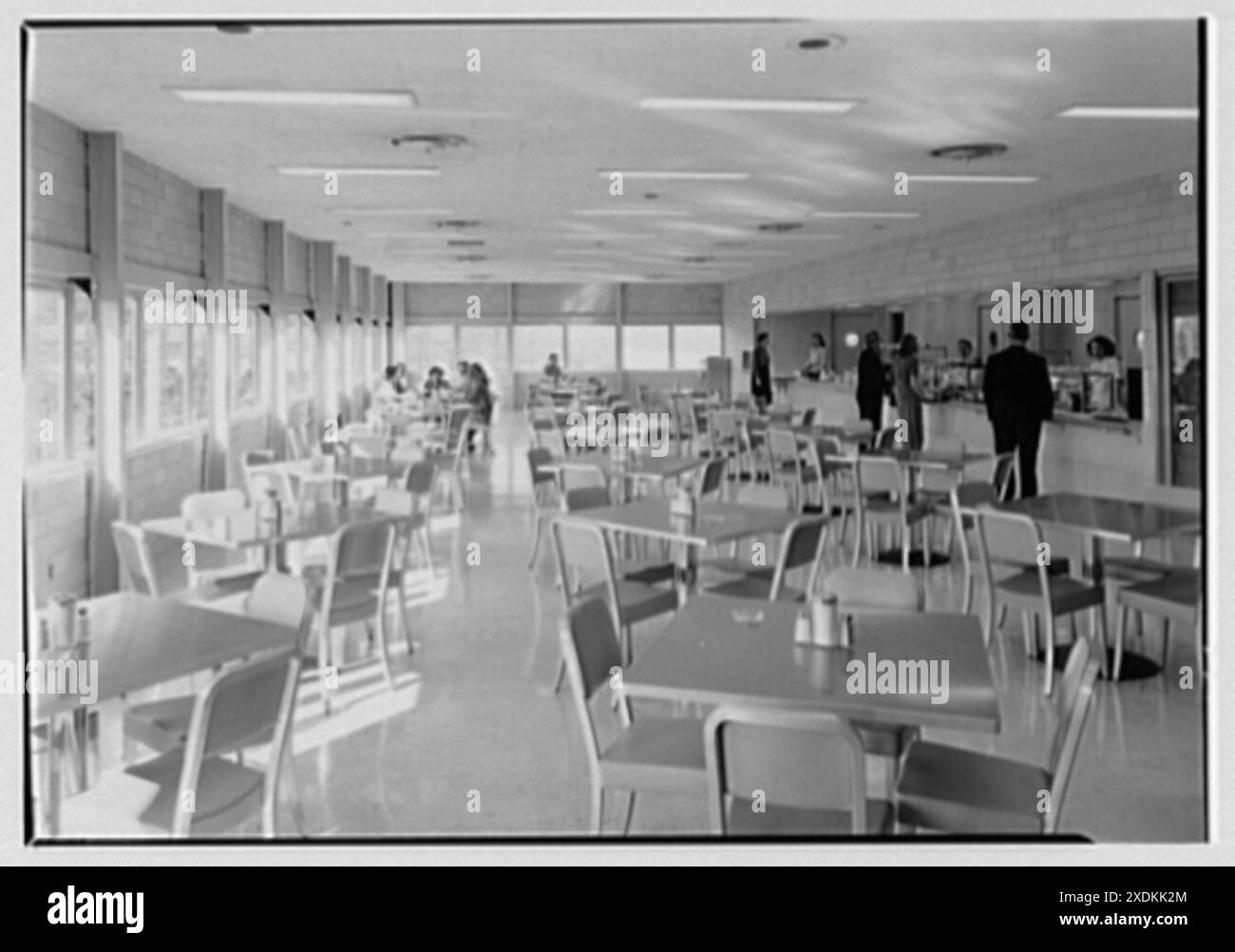 Johnson & Johnson, Metuchen, New Jersey. Cafeteria. Gottscho-Schleisner Kollektion Stockfoto