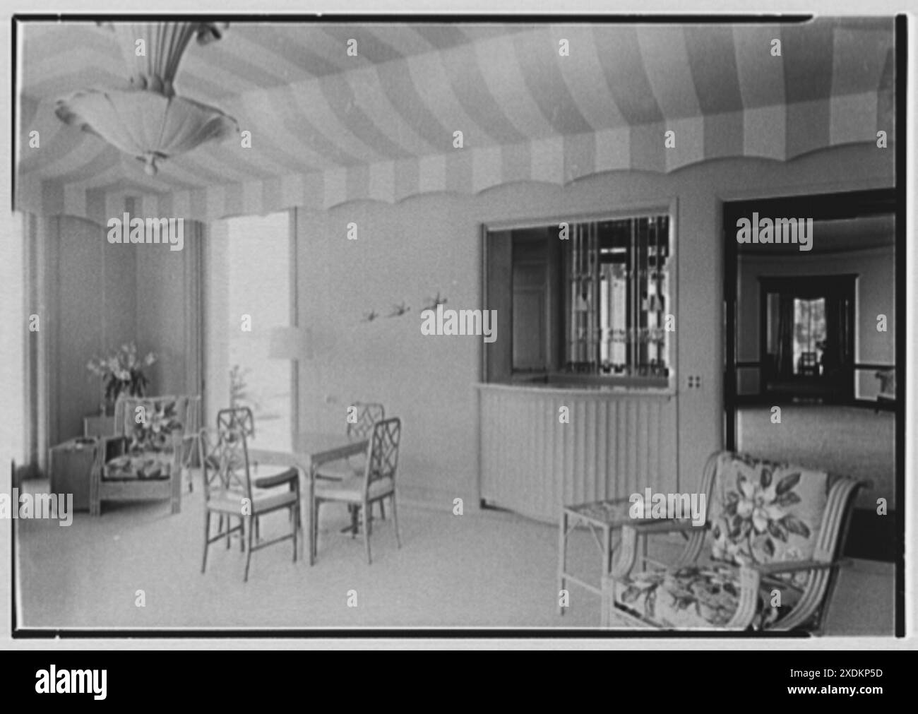 Sidney Vere-Smith, Residenz 1440 S. Ocean Blvd., Palm Beach, Florida. Loggia, zur Bar. Gottscho-Schleisner Kollektion Stockfoto