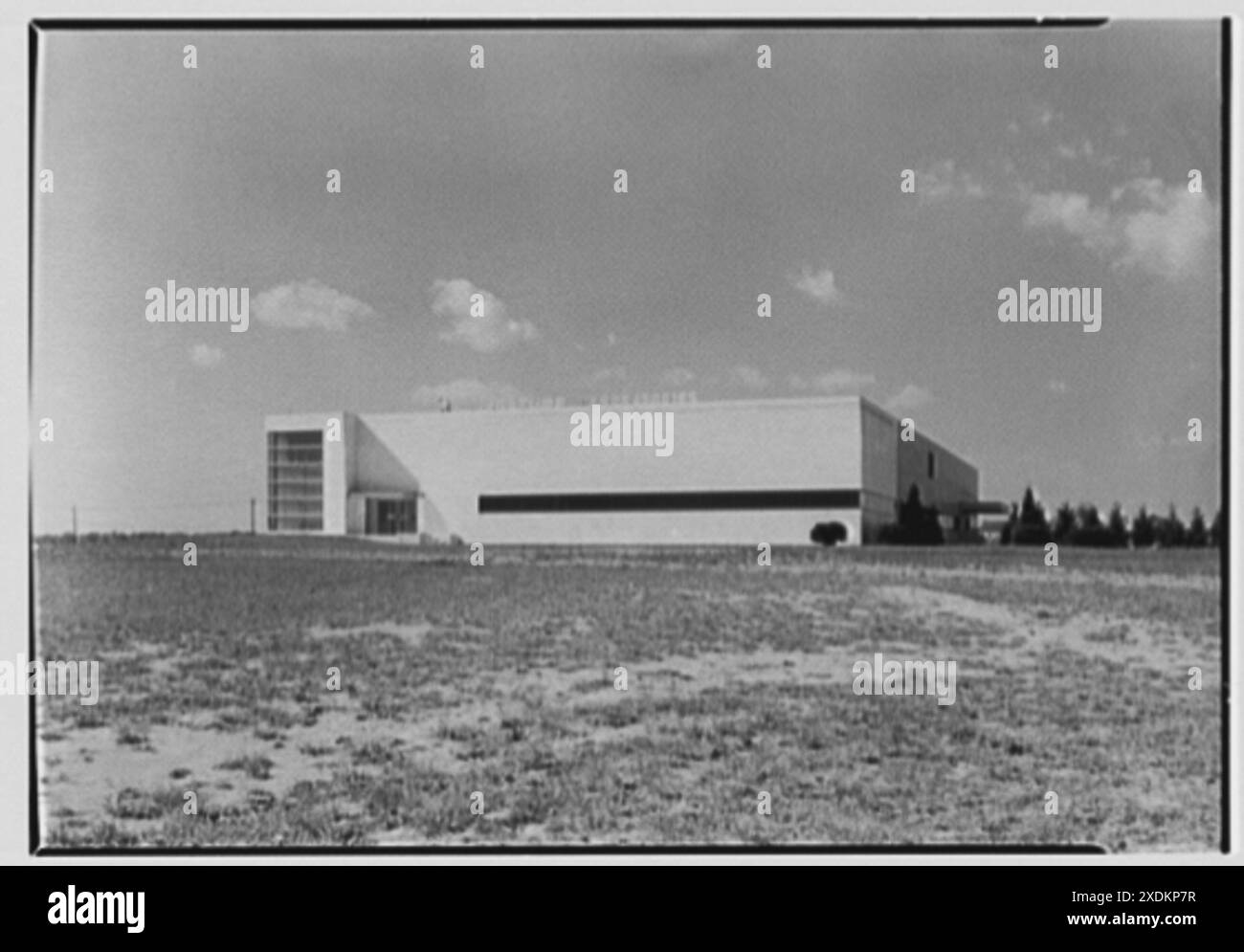 Johnson & Johnson, Ligature Laboratories, New Brunswick, New Jersey. Ostfassade. Gottscho-Schleisner Kollektion Stockfoto