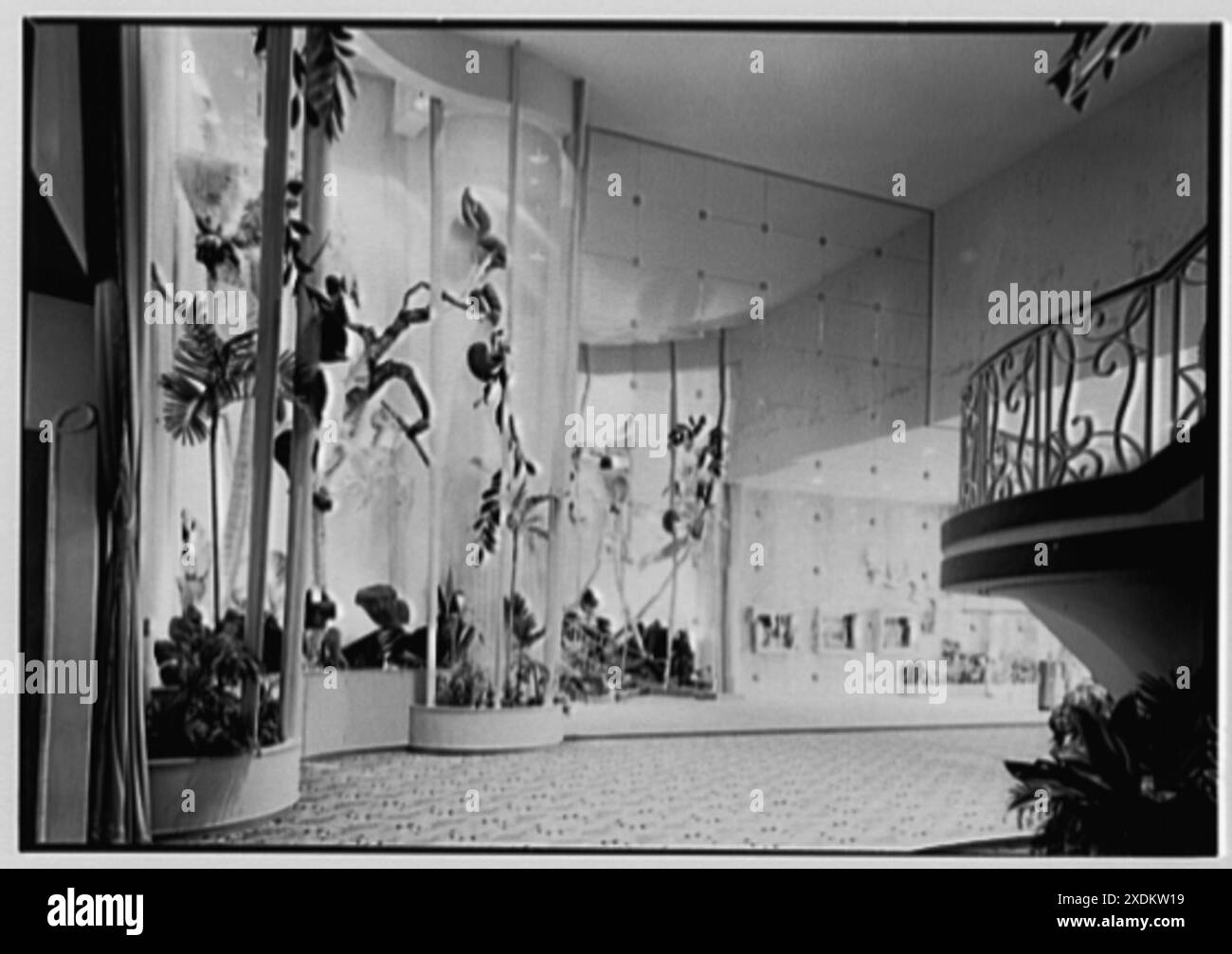 Beach Theatre, Lincoln Rd., Miami Beach, Florida. Lobby-Detail. Gottscho-Schleisner Kollektion Stockfoto