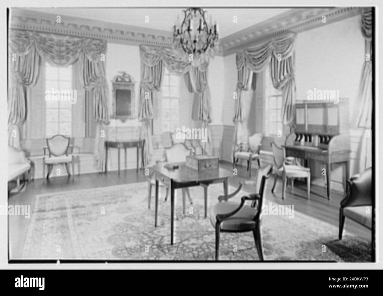 General Schuyler Villa, Albany, New York. Salon, zu den Fenstern. Gottscho-Schleisner Kollektion Stockfoto