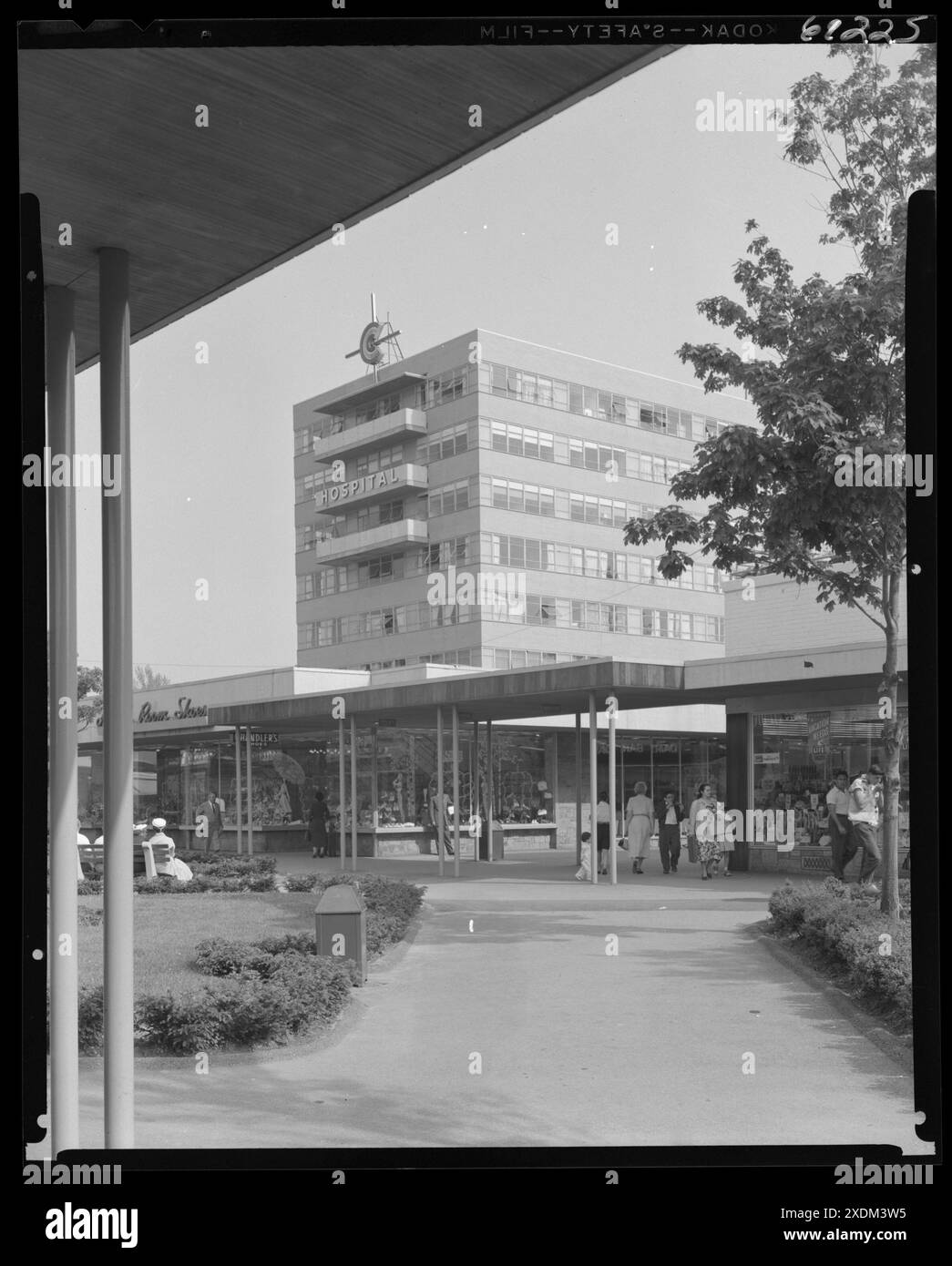 Cross County Shopping Center. Medizingebäude III. Sammlung Gottscho-Schleisner Stockfoto