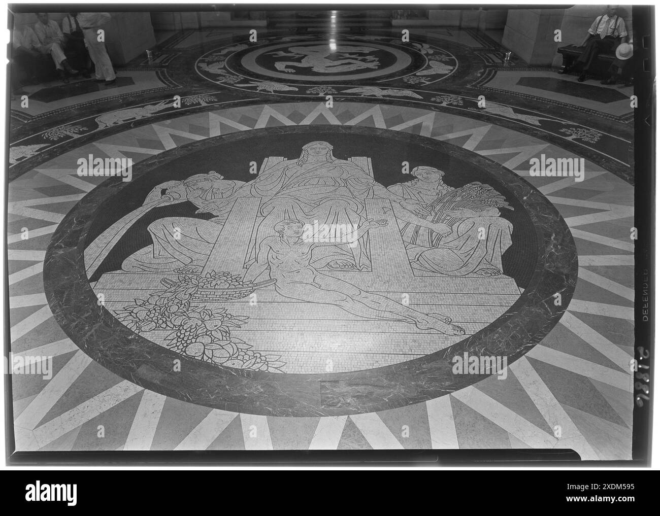 Nebraska State Capitol, Lincoln, Nebraska. Rotunda-Boden, Detail des mittleren Motivs. Gottscho-Schleisner Kollektion Stockfoto