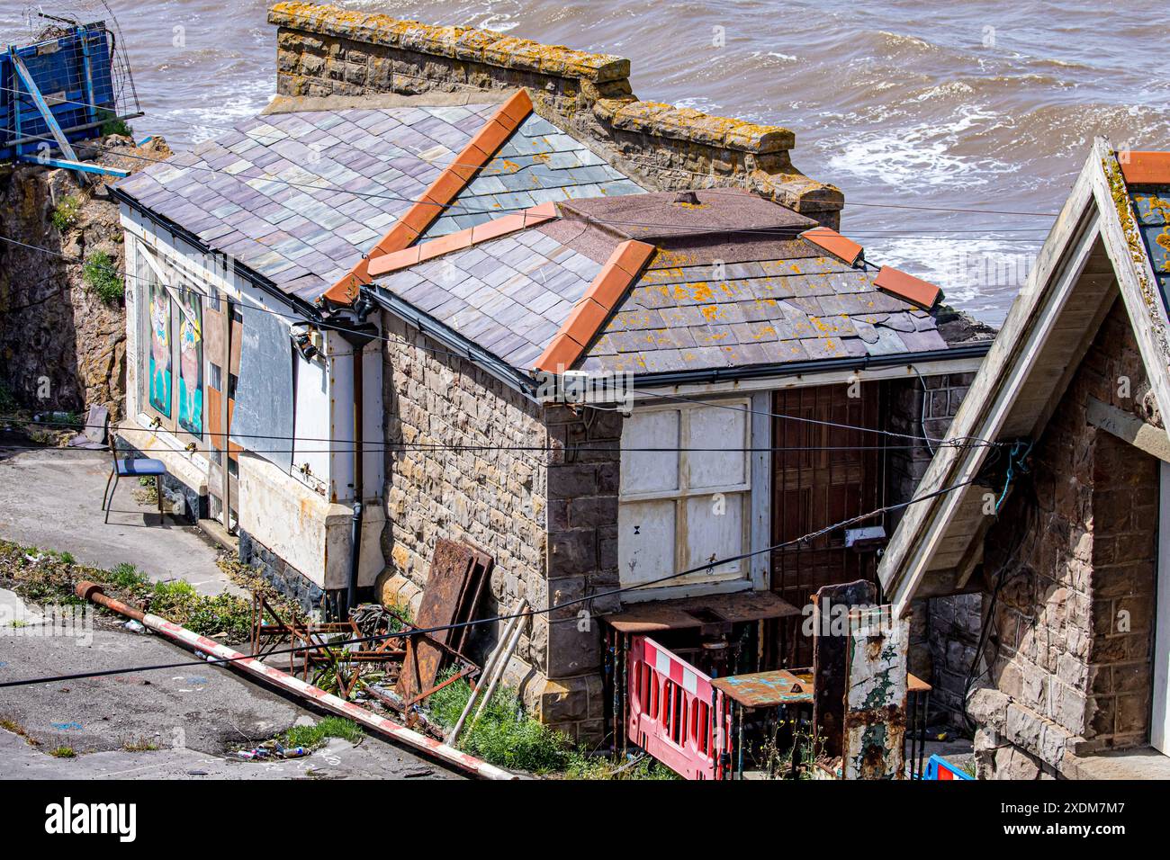 Bilder des verfallenen historischen Birnbeck Piers am Weston-super-Mare, für den der North Somerset Council finanzielle Mittel für die Wiederherstellung des Bauwerks erhalten hat. Stockfoto