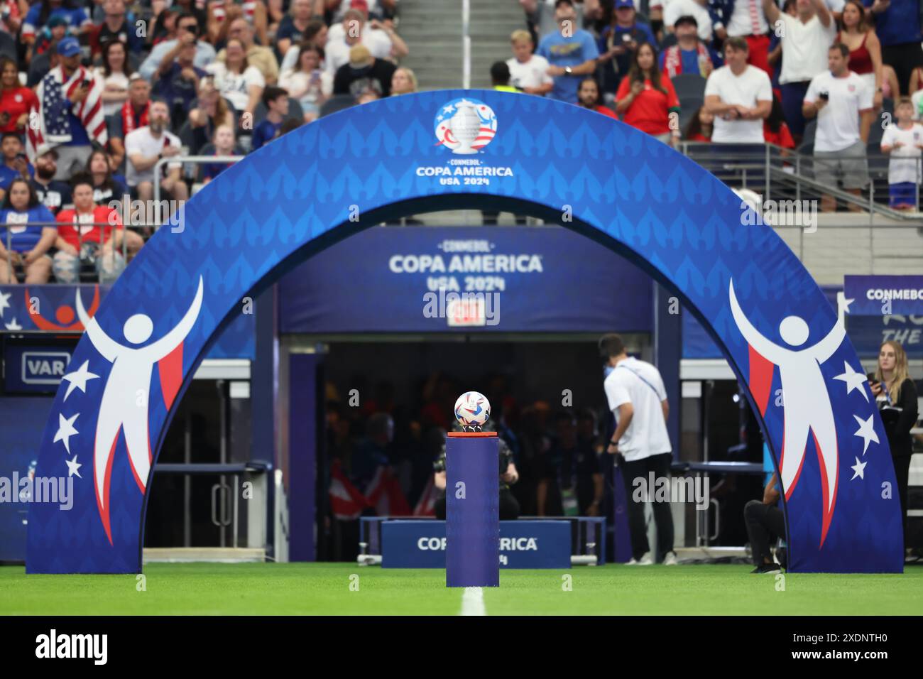 ARLINGTON, Texas - 23. JUNI: Eine allgemeine Ansicht des AT&T Stadions vor dem Spiel zwischen den USA und Bolivien als Teil der Gruppe C der CONMEBOL Copa America 2024 am 23. Juni 2024 in Arlington, USA. (Foto: Alejandro Salazar/PxImages) Stockfoto