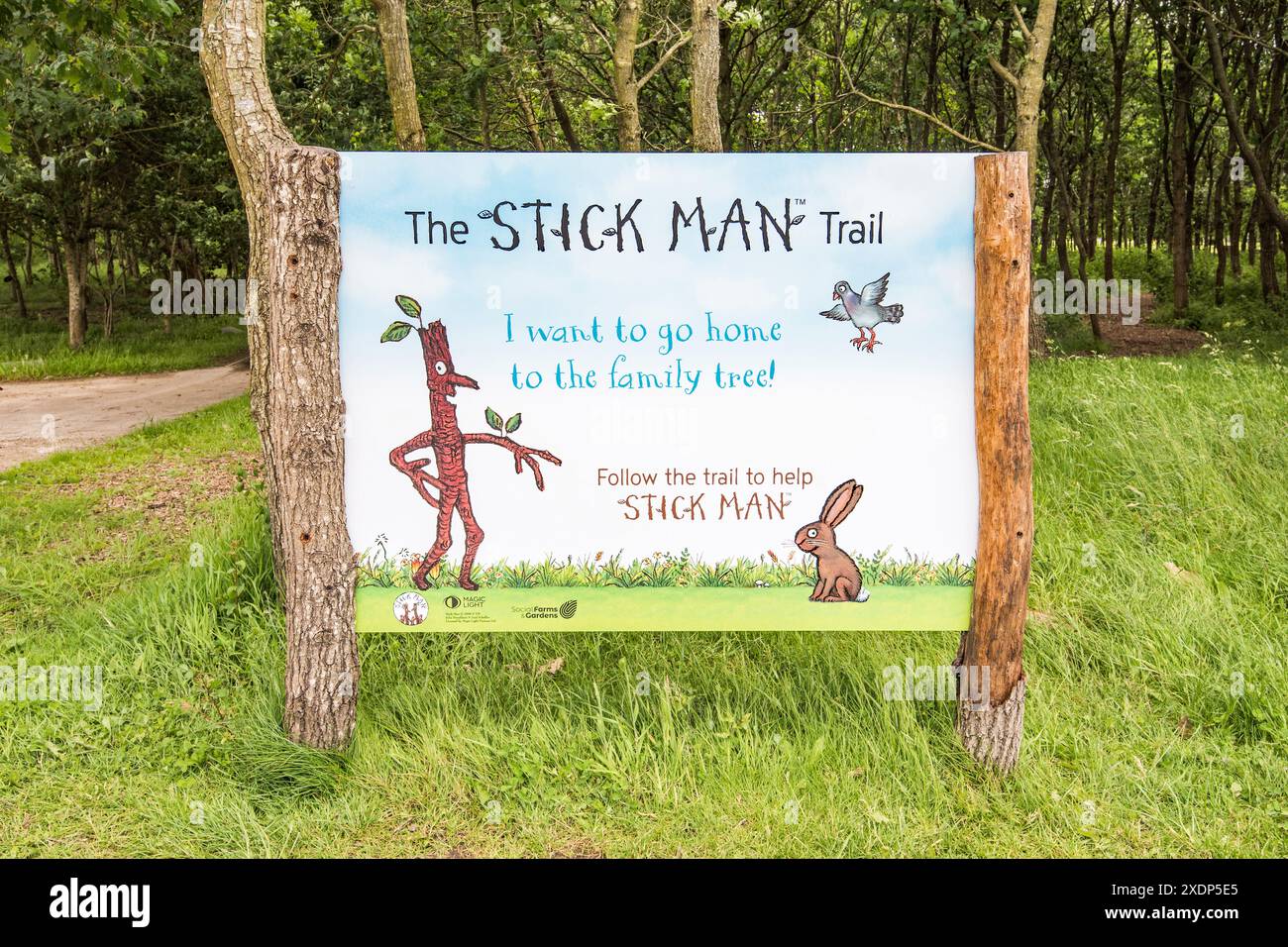 Der Stick man Trail am National Memorial Arboretum, Alrewas, Burton-on-Trent, Staffordshire Stockfoto