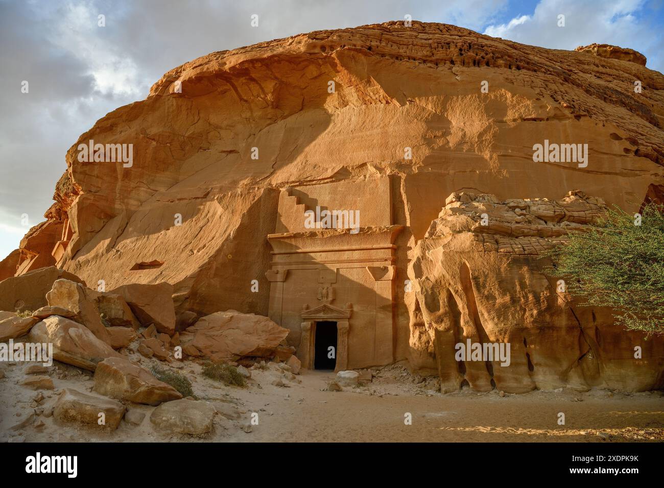 Geographie / Reise, Saudi-Arabien, Nabataeer-Grab at Rock Qasr Al-Bint, Hegra oder Mada'in Salih, ADDITIONAL-RIGHTS-CLEARANCE-INFO-NOT-AVAILABLE Stockfoto