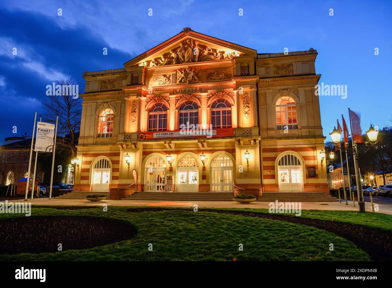 Geographie / Reise, Deutschland, Baden-Württemberg, Theater / Theater am letzten Tag, blaue Stunde, ADDITIONAL-RIGHTS-CLEARANCE-INFO-NOT-AVAILABLE Stockfoto