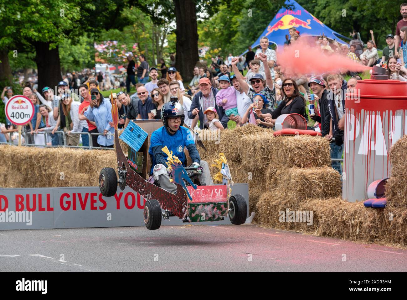 Dragon Boat Gravity Racer Cart beim Red Bull Soapbox Race London im Park von Alexandra Palace, Großbritannien Stockfoto