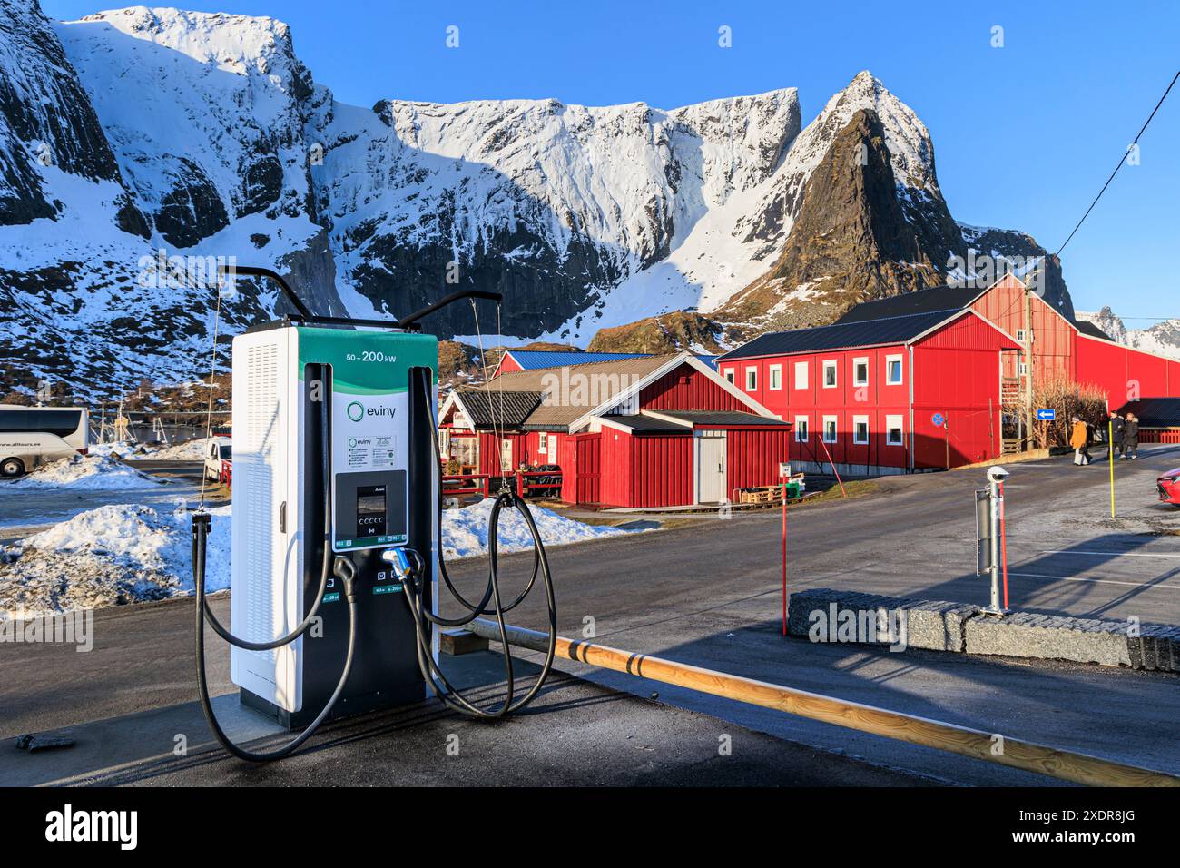 Elektrospender für E-Autos, reine, Lofoten, Norwegen, Europa Stockfoto