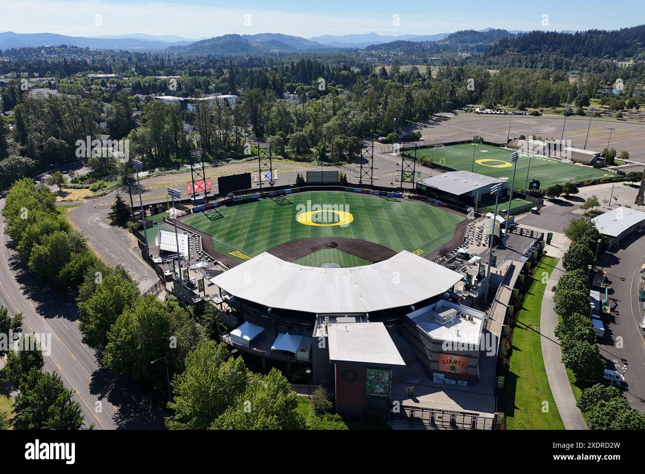 Eine allgemeine Gesamtansicht des PK Field Baseball Stadions auf dem Campus der University of Oregon, Sonntag, 9. Juni 2024, in Eugene, Ore. (Foto von Sport/SIPA USA) Stockfoto