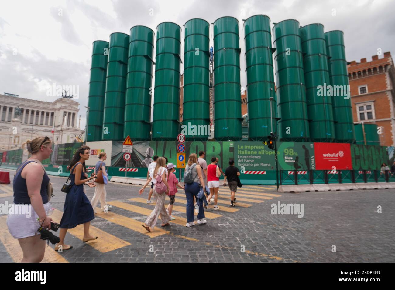 Rom, Italien. 24. Juni 2024. Der Ausbau der U-Bahn-Linie C in Rom wird mit Kränen und Grünarbeiten fortgesetzt. Quelle: Amer Ghazzal/Alamy Live News Stockfoto
