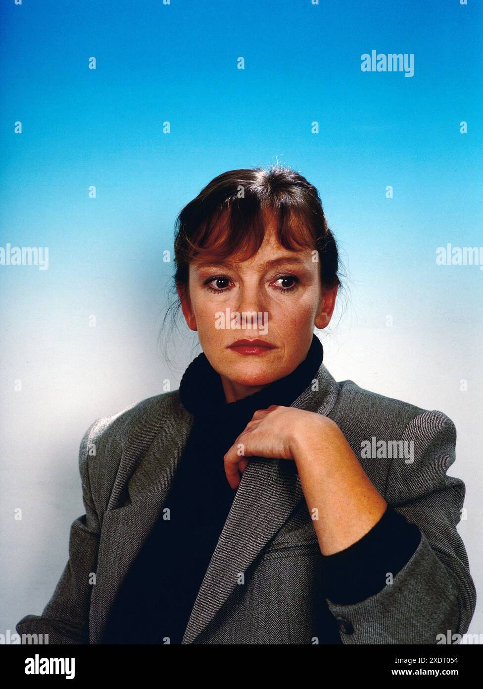 Katrin Saß, alias Katrin Sass, deutsche Schauspielerin, hier als Hauptkommissarin Tanja Voigt in der ARD Krimi-Serie: Polizeiruf 110, Portrait, 1993. Stockfoto