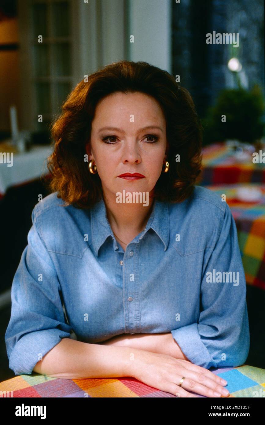 Katrin Saß, alias Katrin Sass, deutsche Schauspielerin, in der Rolle der Rita im Fernsehfilm: Dreimal die Woche, 1994. Stockfoto